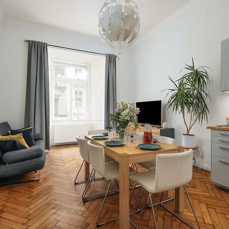 Comfortable And Cosy Apt A Few Steps From Dancing House And Naplavka Dance Praha Exteriér fotografie
