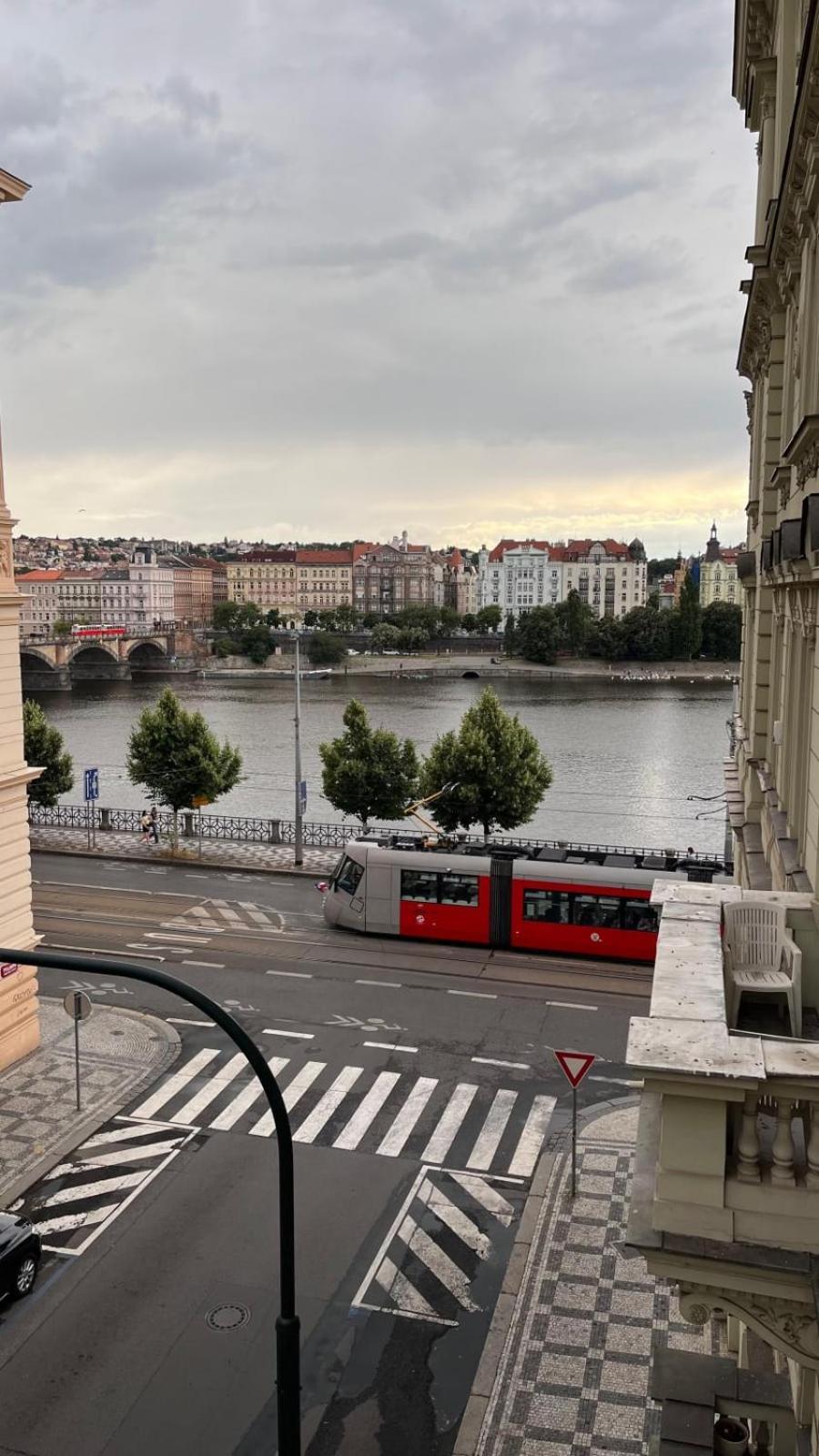 Comfortable And Cosy Apt A Few Steps From Dancing House And Naplavka Dance Praha Exteriér fotografie